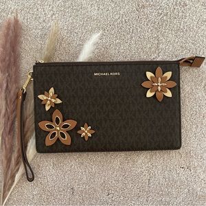 Michael Kors Daniela Clutch Wristlet